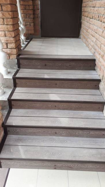 Подступёнок HOLZHOF с тиснением "Кольца дерева", 150*12*4000 мм, слоновая кость Подступёнок HOLZHOF с тиснением "Кольца дерева", 150*12*4000 мм, слоновая кость