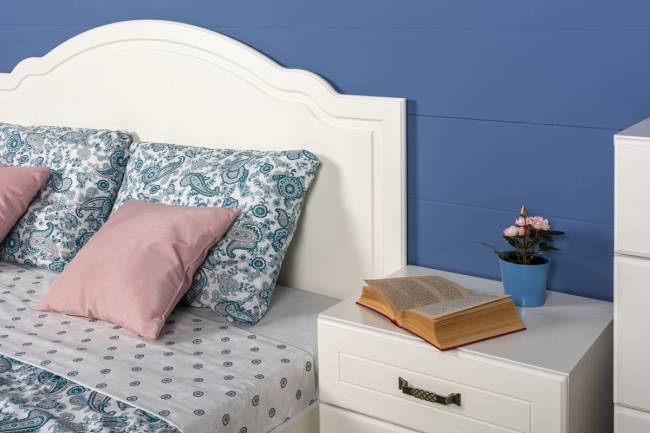 Кровать 1600 Ливерпуль с основанием и двумя тумбами цвет ясень ваниль/белый