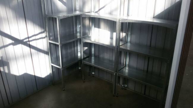 Комплект полок для металлического сарая Комплект полок для металлического сарая