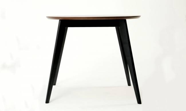 Стол Сканди К 90 чёрное дерево/орех