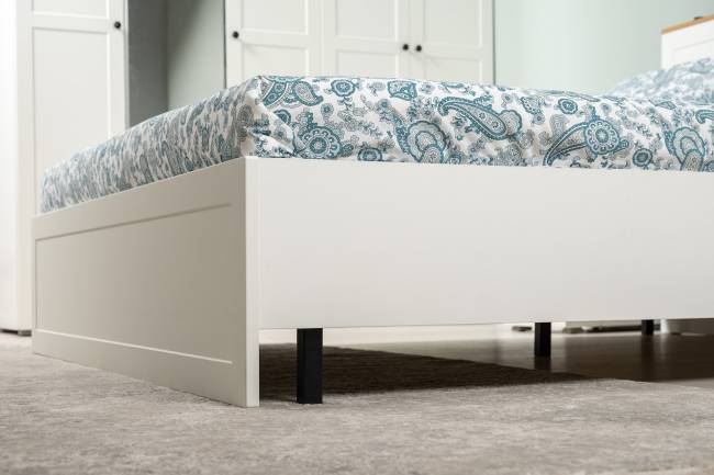 Двуспальная кровать Остин 1600 с ортопедическим основанием цвет белый шагрень/дуб крафт золотой