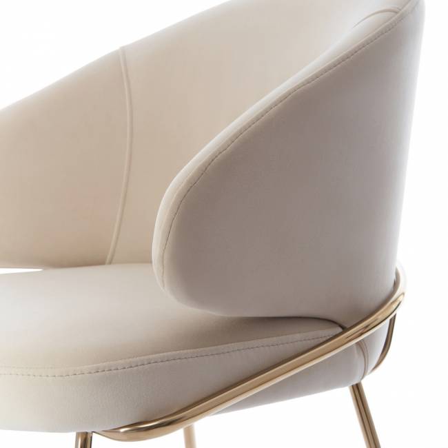 Стул-полукресло Emil кремовый с золотыми ножками Стул-полукресло Emil кремовый с золотыми ножками